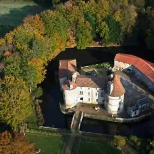 https://chateau-des-martinanches.hotels-rhonealpes.com